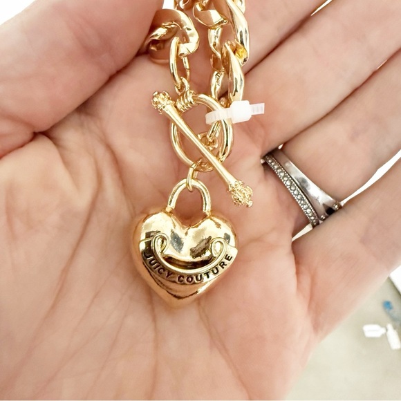NWT Juicy Couture With Urban Outfitters Gold Link Heart Bracelet - Picture 3 of 3
